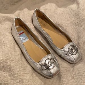 New! Michael Kors silver flats